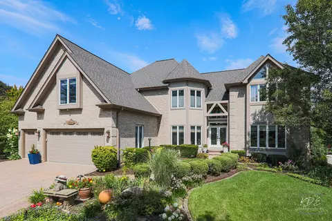 6320 Greene Rd, Woodridge, IL 60517