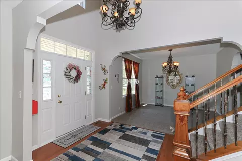 Entry Way - 407 W Amberside Dr, Elgin, IL 60124 photo 1 of 2