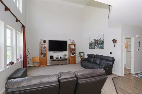 Living - 407 W Amberside Dr, Elgin, IL 60124 photo 2 of 3