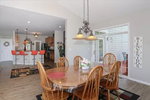 Dining - 407 W Amberside Dr, Elgin, IL 60124 photo 3 of 3