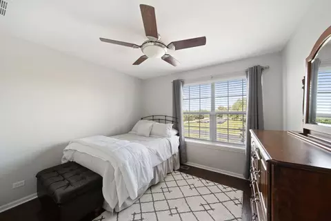 Bedroom - 386 Broadmoor Ln, Bartlett, IL 60103 photo 2 of 3