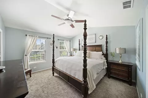 Bedroom - 386 Broadmoor Ln, Bartlett, IL 60103 photo 1 of 3
