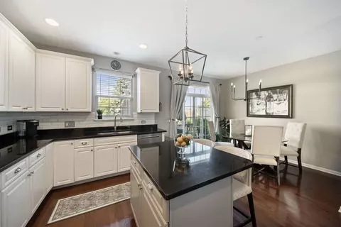 Kitchen - 386 Broadmoor Ln, Bartlett, IL 60103 photo 4 of 4