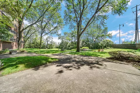 Exterior - 711 S Des Plaines River Rd #203, Des Plaines, IL 60016 photo 3 of 3
