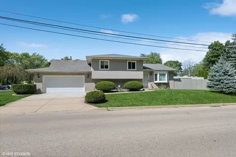 187 Henderson St, Bensenville, IL 60106