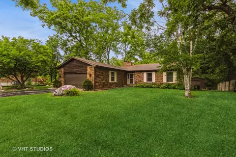 9850 Marguerite Ln, Beach Park, IL 60099