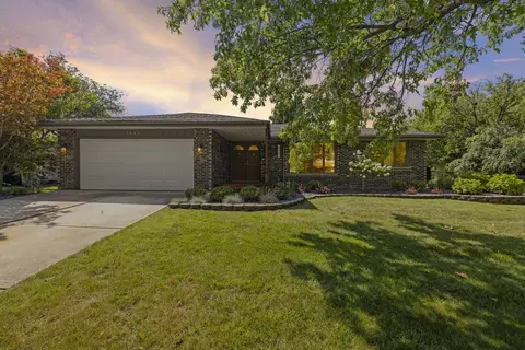8445 Teebrook Dr, Orland Park, IL 60462
