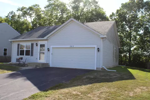 Exterior - 203 Keller St, Plano, IL 60545 photo 2 of 7