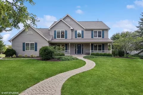 1625 Flagstone Dr, Crystal Lake, IL 60014