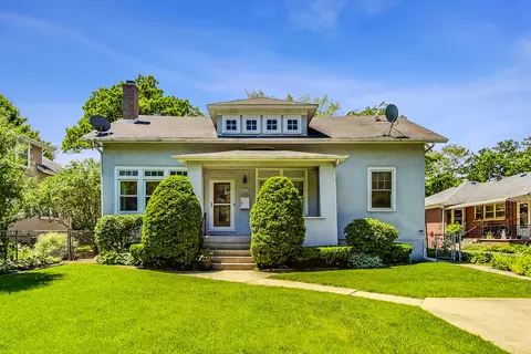 2520 Green Bay Rd, Highland Park, IL 60035