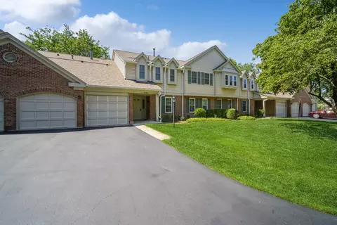 1404 Ashton Ct #D2, Wheeling, IL 60090