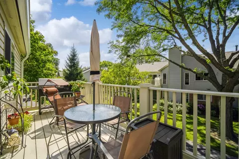 Exterior - 1404 Ashton Ct #D2, Wheeling, IL 60090 photo 2 of 4