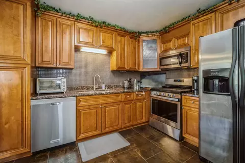 Kitchen - 1404 Ashton Ct #D2, Wheeling, IL 60090 photo 2 of 2