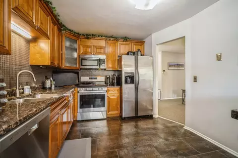 Kitchen - 1404 Ashton Ct #D2, Wheeling, IL 60090 photo 1 of 2