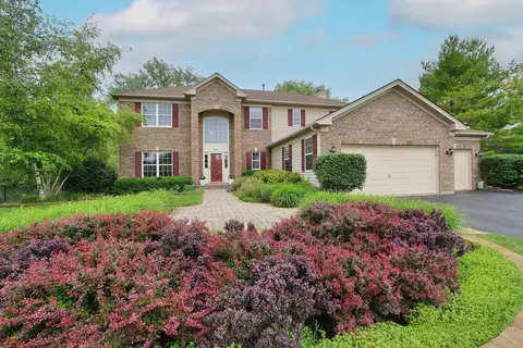 1461 Sutton Cir, Wauconda, IL 60084