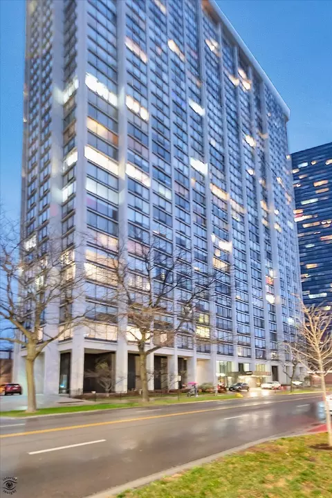 5445 N Sheridan Rd #915, Chicago, IL 60640