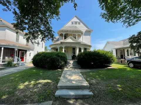 1612 Lafayette Ave, Mattoon, IL 61938