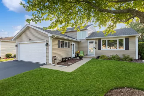 2831 Briarcliff Ln, Lake In The Hills, IL 60156