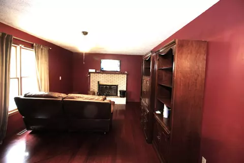 Living - 1121 N Linden St, Normal, IL 61761 photo 3 of 5