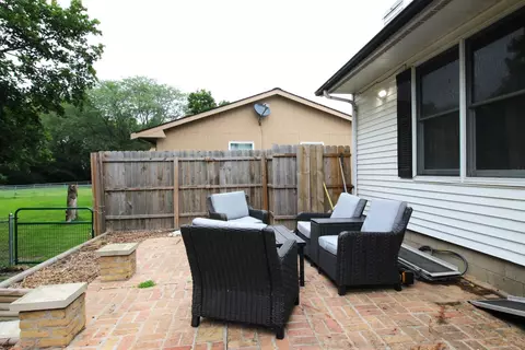 Exterior - 1121 N Linden St, Normal, IL 61761 photo 4 of 8
