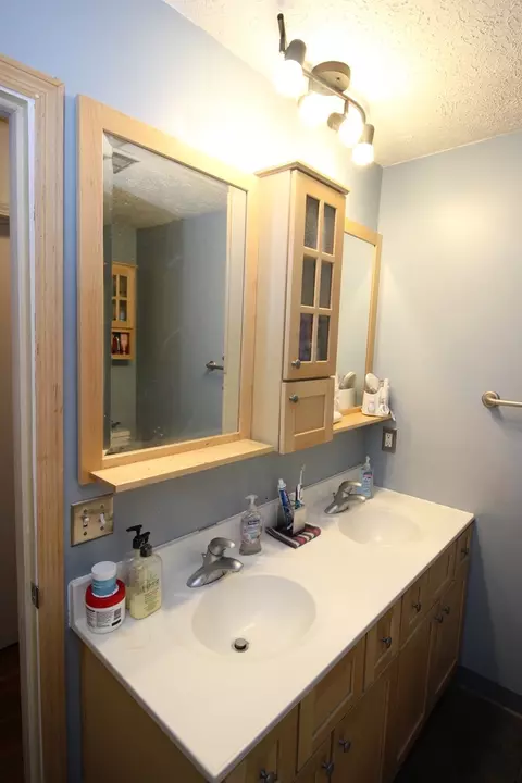 Bath - 1121 N Linden St, Normal, IL 61761 photo 1 of 2