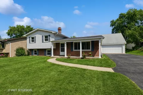 463 Pine Grove Ave, Gurnee, IL 60031