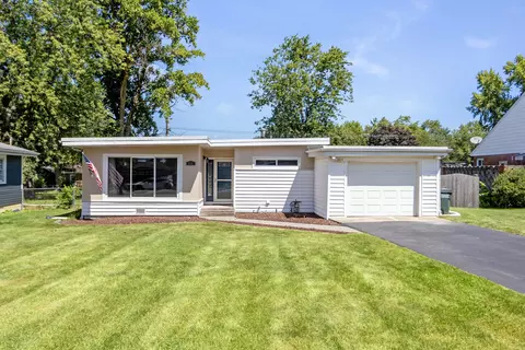 613 Orchard Ln, Beecher, IL 60401