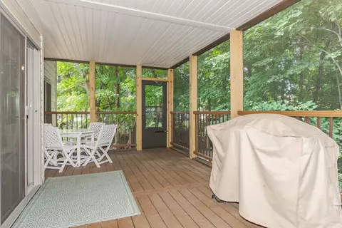 Exterior - 7 Scenic Pt, Bloomington, IL 61701 photo 5 of 10