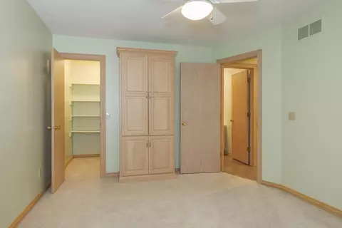 Bedroom - 7 Scenic Pt, Bloomington, IL 61701 photo 2 of 10
