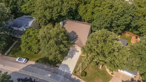View/Area - 7 Scenic Pt, Bloomington, IL 61701 photo 1 of 4