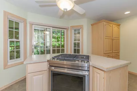 Kitchen - 7 Scenic Pt, Bloomington, IL 61701 photo 2 of 4