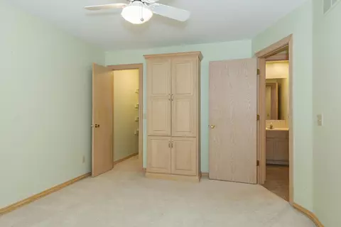 Bedroom - 7 Scenic Pt, Bloomington, IL 61701 photo 3 of 10