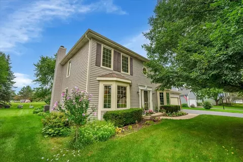 5830 Constitution Ave, Gurnee, IL 60031 photo 2