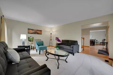 5830 Constitution Ave, Gurnee, IL 60031 photo 9