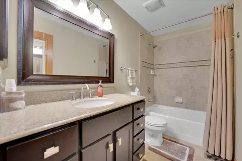 5830 Constitution Ave, Gurnee, IL 60031 photo 17