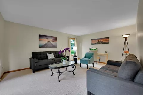 5830 Constitution Ave, Gurnee, IL 60031 photo 8
