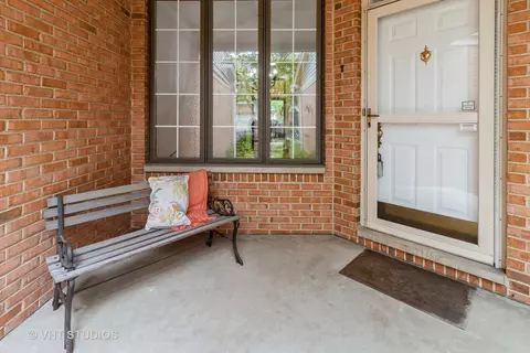 214 College Dr, Mount Prospect, IL 60056
