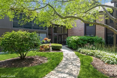 720 Saint Andrews Ln #30, Crystal Lake, IL 60014