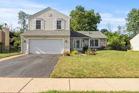 30 W180 Huntington Dr, Warrenville, IL 60555