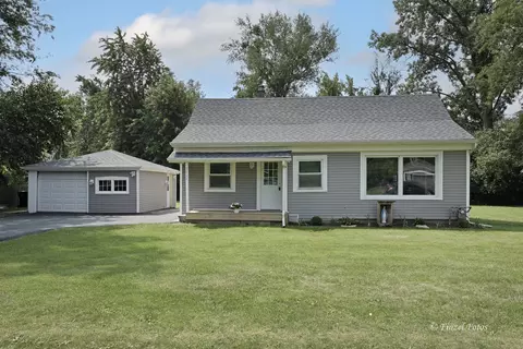 7111 N Oak St, Wonder Lake, IL 60097
