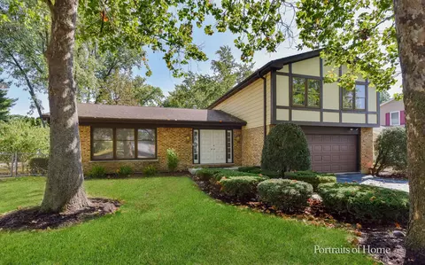 4013 W End Rd, Downers Grove, IL 60515