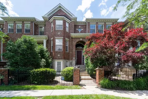924 Shandrew Dr, Naperville, IL 60540