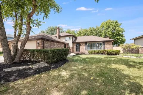 8828 Danbury Ln, Orland Park, IL 60462