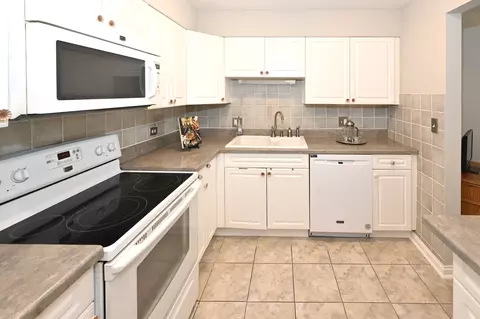 711 S River Rd #206, Des Plaines, IL 60016 photo 6