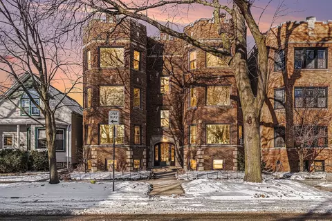 2326 W Argyle St #3B, Chicago, IL 60625