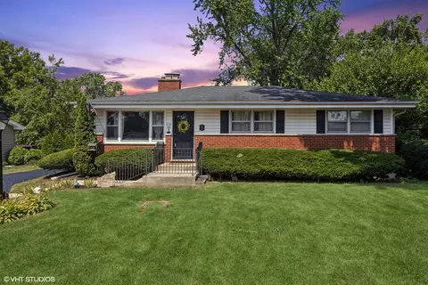 22 W604 Arbor Ln, Glen Ellyn, IL 60137