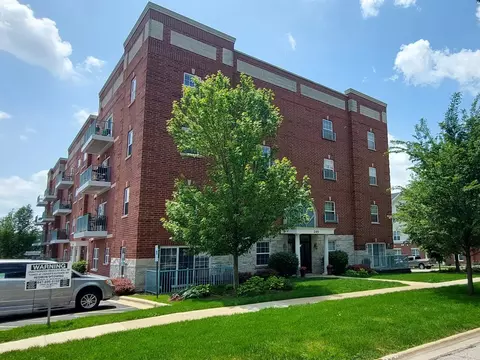 245 W Johnson St #303, Palatine, IL 60067