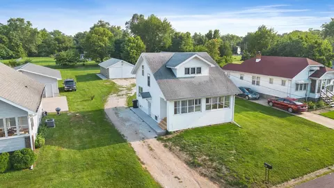 202 Woodlawn Blvd, East Peoria, IL 61611