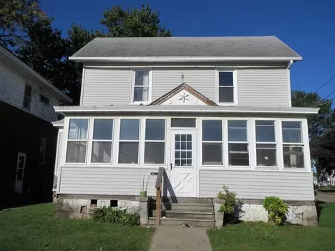 2 S Mason Ave, Amboy, IL 61310