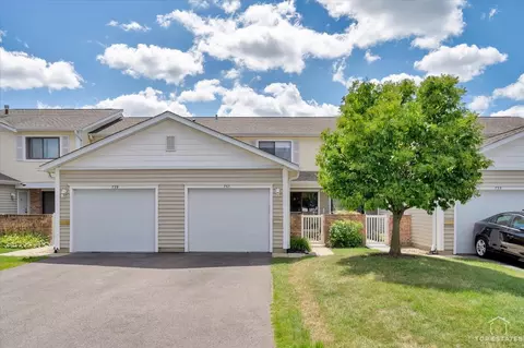 737 Whitesail Dr #163A, Schaumburg, IL 60194